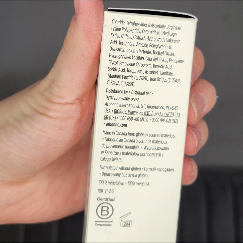 New in Box Arbonne Hyaluronic Acid Lightweight Satin Natural Glow Foundation - Picture 11 of 14